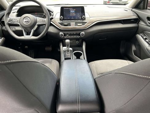 Used 2023 Nissan Altima 2.5 SV FWD image 13