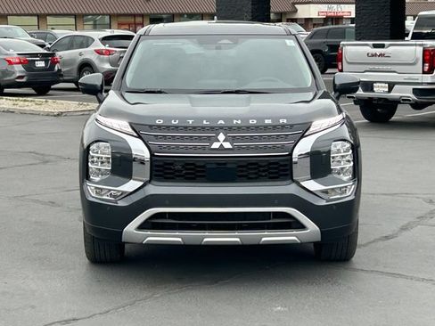 Used 2025 Mitsubishi Outlander SE AWD/4WD image 11