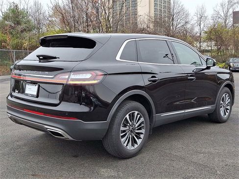 Certified 2023 Lincoln Nautilus Reserve image 7