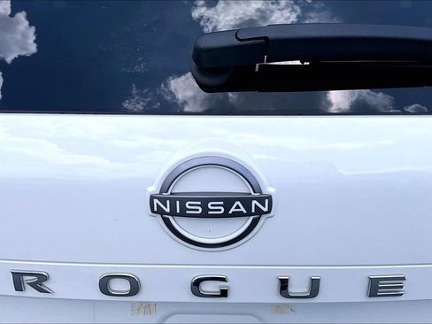 Used 2022 Nissan Rogue S FWD image 26