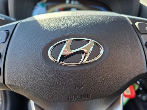 New 2026 Hyundai Venue SE image 22