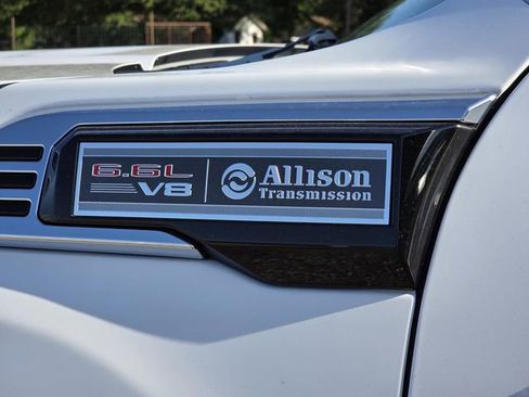 Used 2025 GMC Sierra 2500 SLE w/ SLE Value Package; AWD/4WD image 9