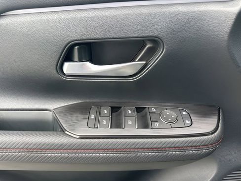 Used 2025 Nissan Kicks SR w/ SR Premium Package image 25