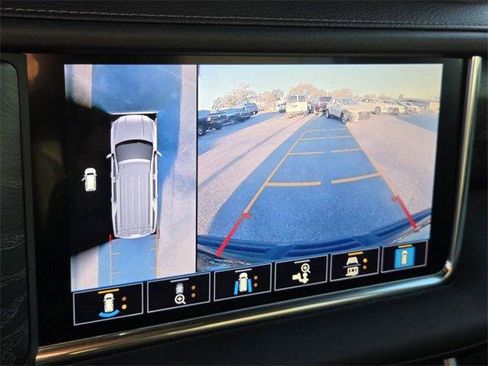 Used 2021 GMC Yukon XL Denali image 23