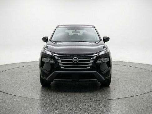 Used 2025 Nissan Rogue SV AWD/4WD image 2