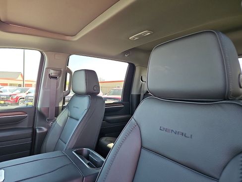 New 2026 GMC Sierra 3500 Denali w/ Denali Reserve Package image 11