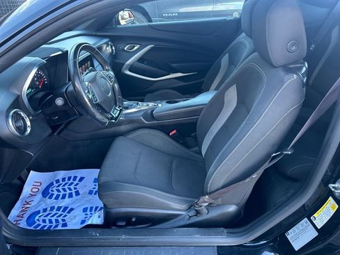 Used 2017 Chevrolet Camaro SS image 9
