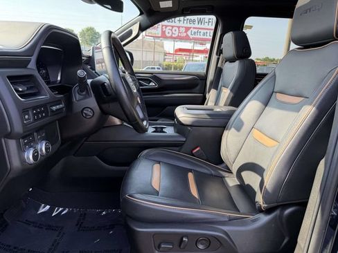 Used 2023 GMC Yukon XL AT4 w/ Technology Package AWD/4WD image 8