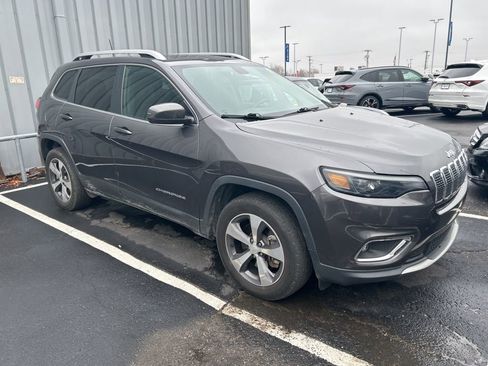 Used 2019 Jeep Cherokee Limited image 2