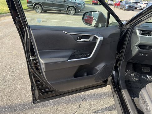 Used 2024 Toyota RAV4 XLE AWD/4WD image 14