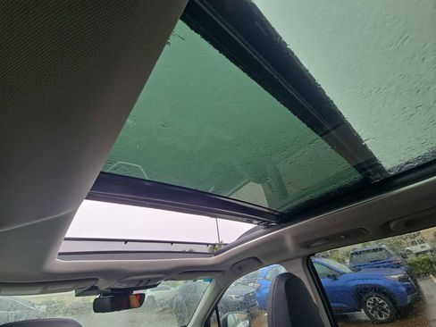 Used 2024 Subaru Ascent Limited w/ Technology Package image 17