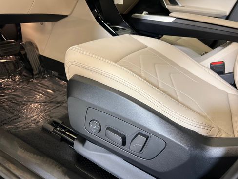 Used 2025 BMW X2 xDrive28i w/ Convenience Package image 13