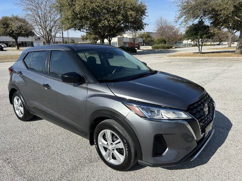 Used 2024 Nissan Kicks S image 10