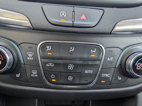 Used 2024 Chevrolet Equinox LT AWD/4WD image 19