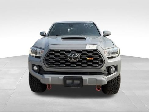 Used 2020 Toyota Tacoma SR5 AWD/4WD image 2