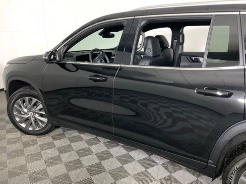 Used 2025 Buick Enclave Preferred image 36