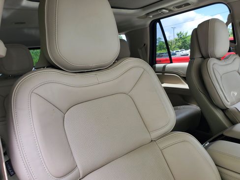 Used 2018 Lincoln Navigator Reserve AWD/4WD image 47