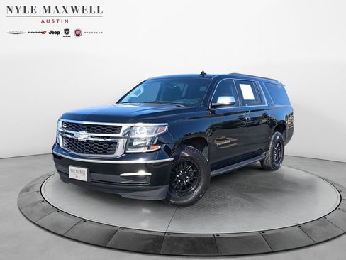 Used 2018 Chevrolet Suburban LT RWD image 1