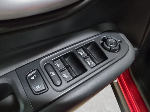 Used 2023 Jeep Renegade Latitude AWD/4WD image 14