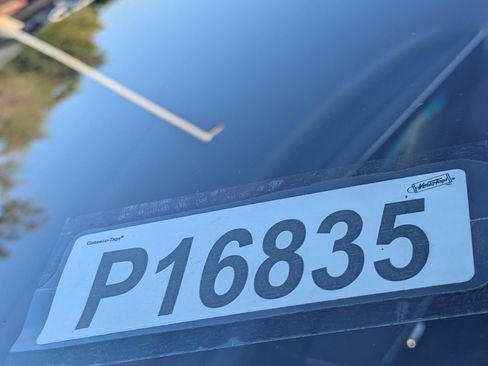 Certified 2025 Nissan Kicks SV image 31