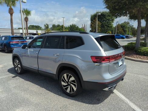 Used 2024 Volkswagen Atlas SE FWD image 9