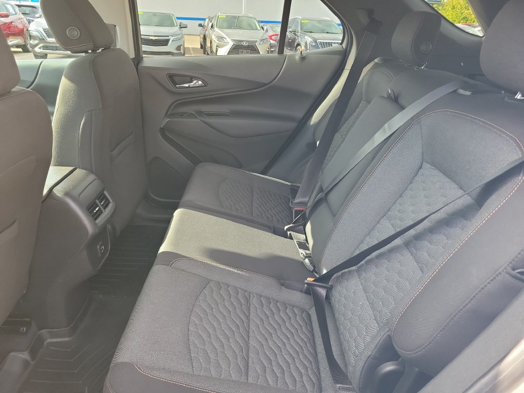 Used 2020 Chevrolet Equinox LT w/ Driver Convenience Package AWD/4WD image 30