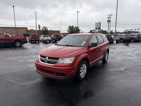 Used 2019 Dodge Journey SE FWD image 16