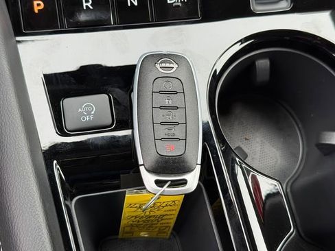 Used 2025 Nissan Murano SV AWD/4WD image 11
