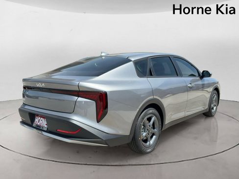 New 2026 Kia K4 FWD image 4