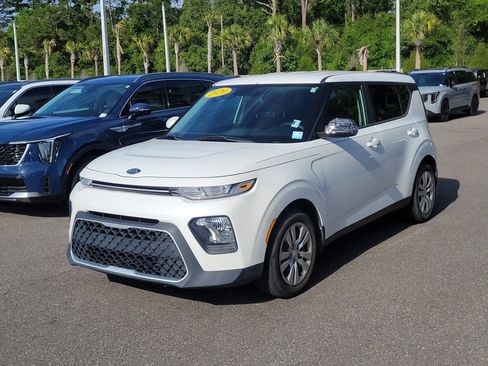 Used 2020 Kia Soul LX FWD image 3