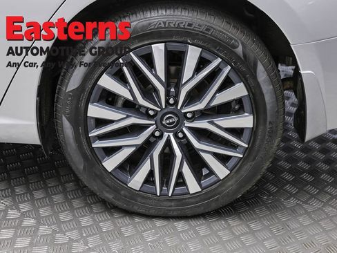Used 2023 Nissan Altima 2.5 SV AWD/4WD image 8