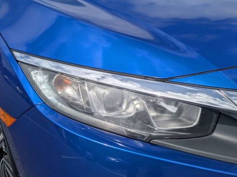 Used 2018 Honda Civic EX-T image 9