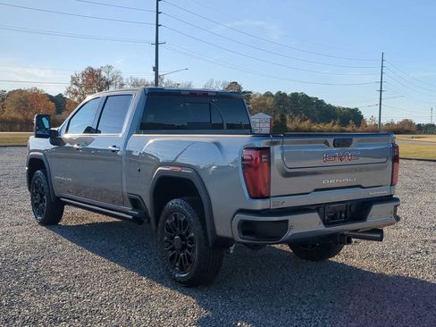 New 2026 GMC Sierra 2500 Denali w/ Denali Reserve Package AWD/4WD image 6