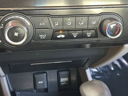 Used 2013 Honda Civic LX image 16