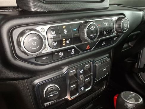 Used 2022 Jeep Gladiator Mojave AWD/4WD image 27