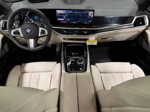 New 2026 BMW X7 xDrive40i w/ M Sport Package image 16