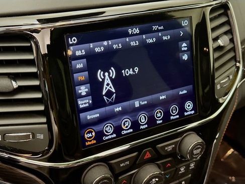Used 2021 Jeep Grand Cherokee Summit AWD/4WD image 15