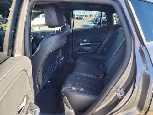 Used 2023 Mercedes-Benz GLA 250 4MATIC image 33