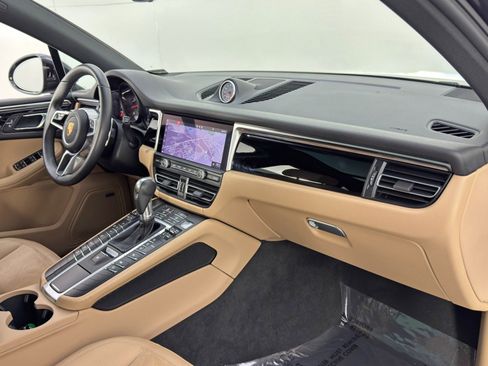 Used 2021 Porsche Macan image 15