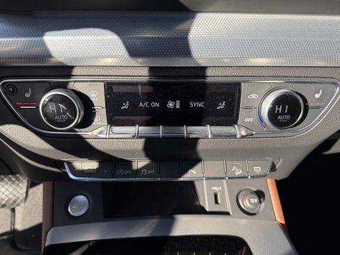 Used 2025 Audi Q5 2.0T Premium Plus w/ Premium Plus Package image 16