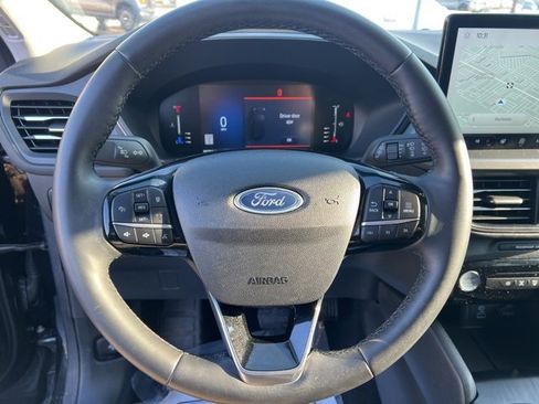 Used 2023 Ford Escape SE image 25