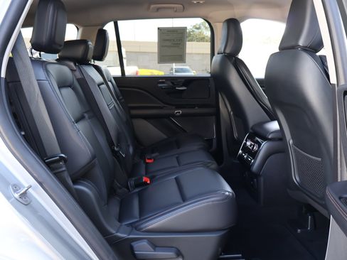 Used 2021 Lincoln Aviator 2WD w/ Elements Package image 23