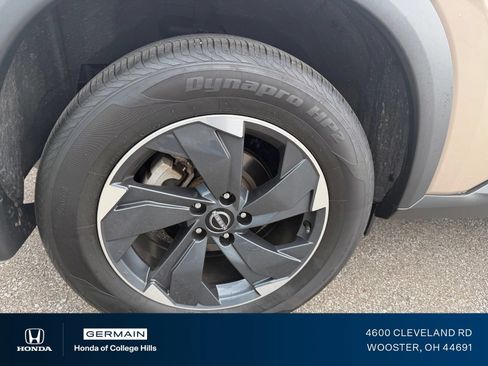 Used 2024 Nissan Rogue SV AWD/4WD image 5