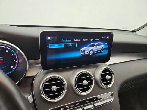 Used 2022 Mercedes-Benz GLC 300 image 13