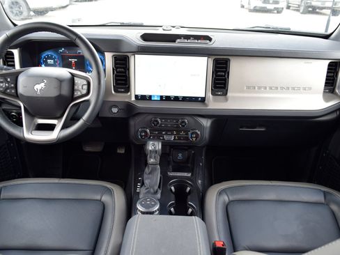Used 2025 Ford Bronco Outer Banks AWD/4WD image 5