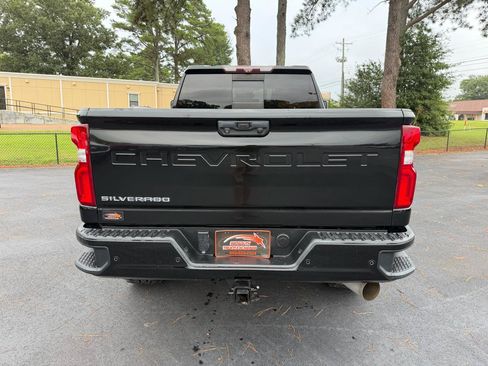 Used 2020 Chevrolet Silverado 2500 High Country w/ Technology Package AWD/4WD image 4