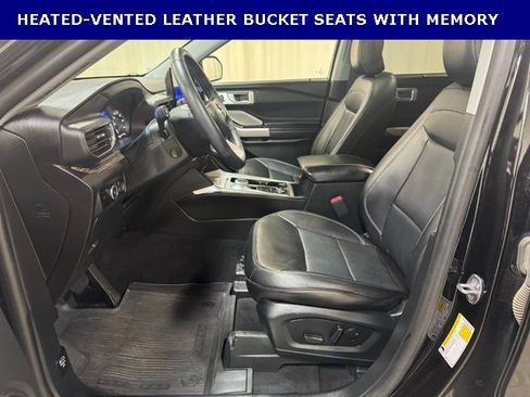 Used 2023 Ford Explorer Limited w/ Limited Technology Package image 12