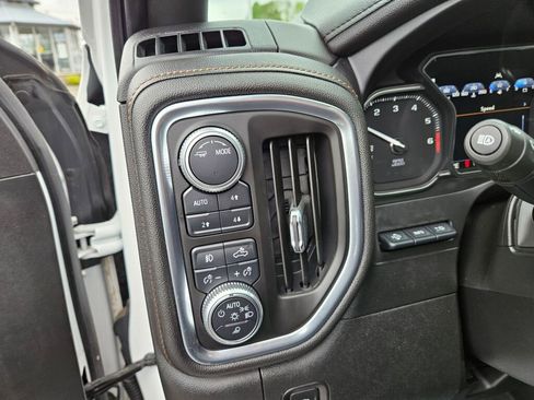 Used 2020 GMC Sierra 1500 AT4 w/ Technology Package AWD/4WD image 25