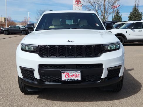 Used 2025 Jeep Grand Cherokee L Limited w/ Luxury Tech Group II image 5