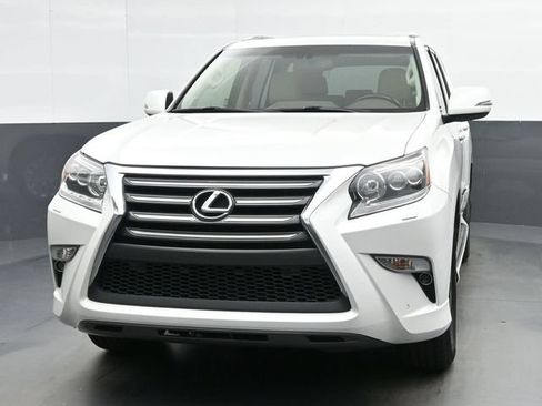 Used 2019 Lexus GX 460 Premium w/ Premium Package AWD/4WD image 3